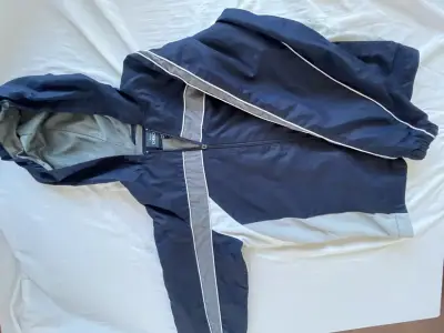 Chaqueta deportiva azul con capucha Cherokee - miniatura 2