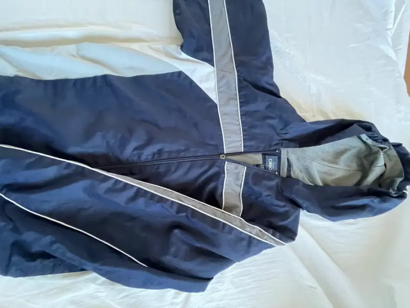 Chaqueta deportiva azul con capucha Cherokee - 4