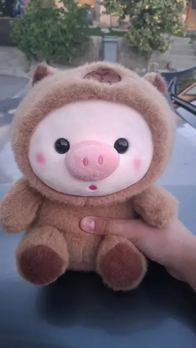 Peluche de cerdito marrón suave - miniatura 1
