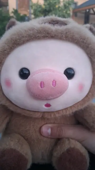 Peluche de cerdito marrón suave - miniatura 6