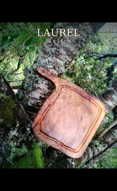 Tabla de cortar de madera de laurel - miniatura 1