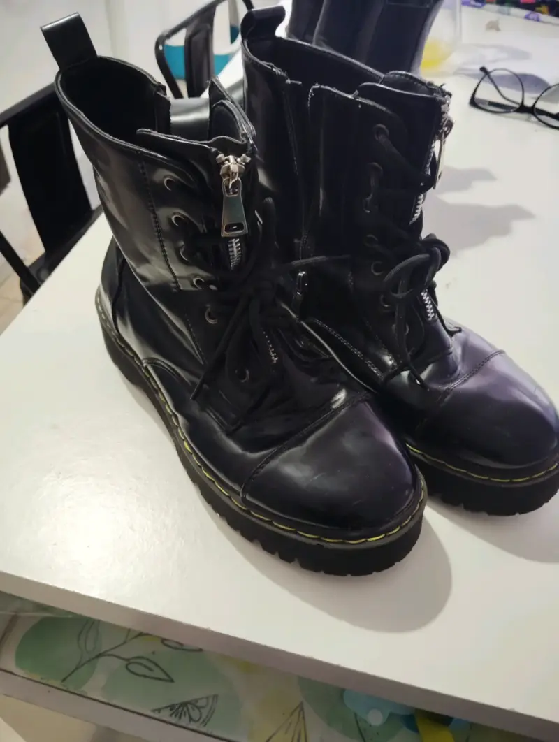 Botas negras con cierre y cordones - 3