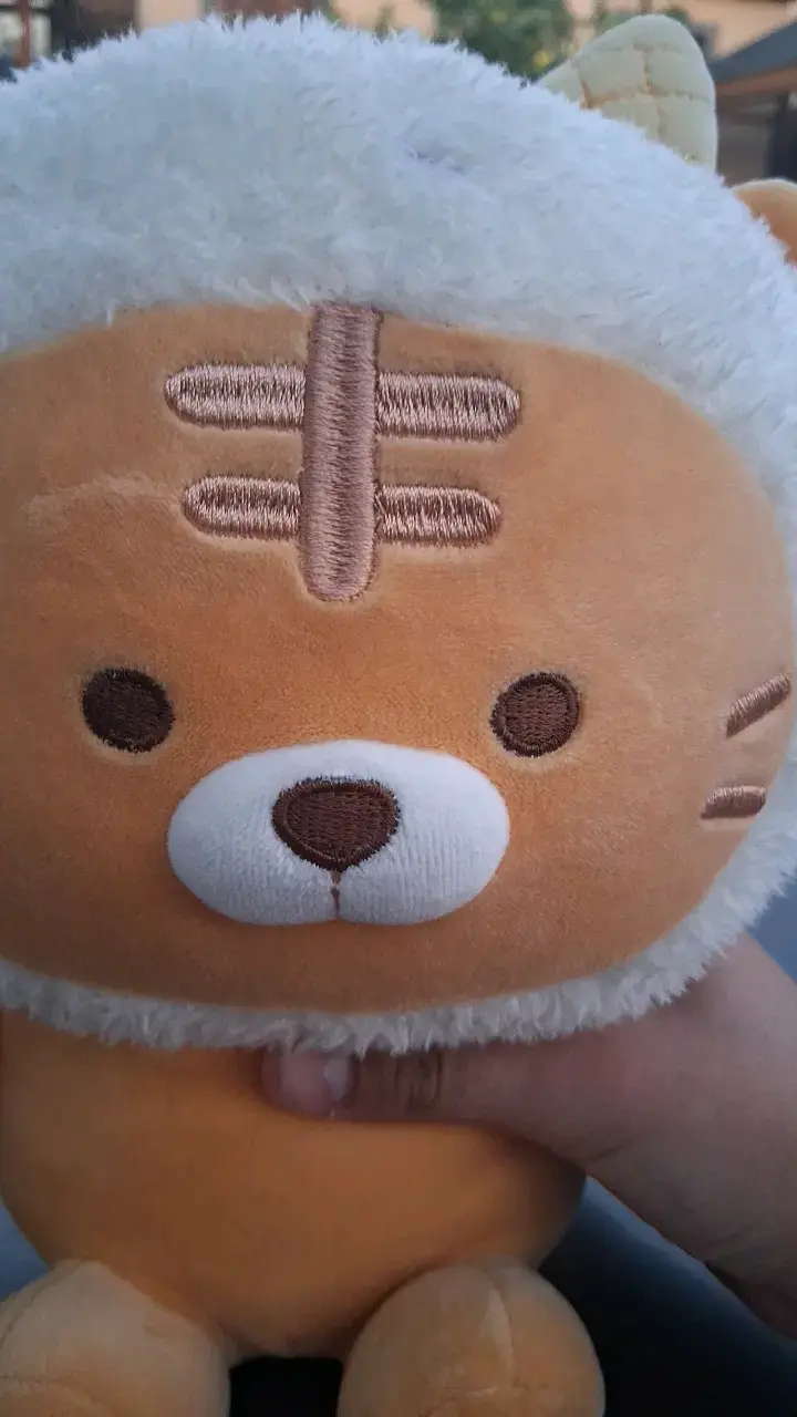 Peluche de león con disfraz de helado - 6