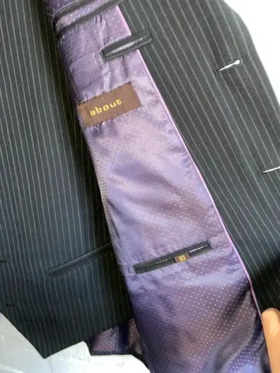 Traje de hombre a rayas marca About - miniatura 1