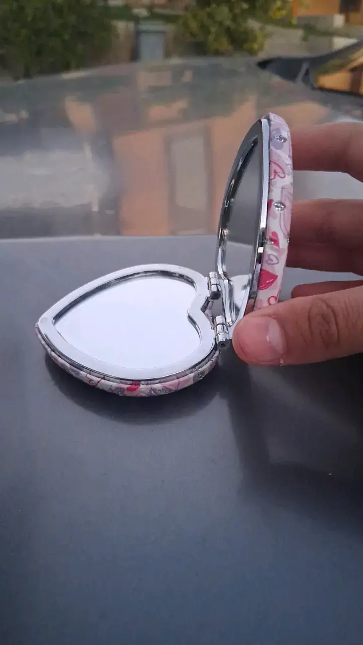 Espejo compacto de bolsillo en forma de corazón - 4
