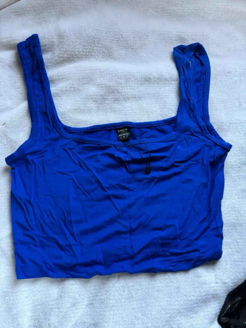 Top azul sin mangas Shein talla S - 1