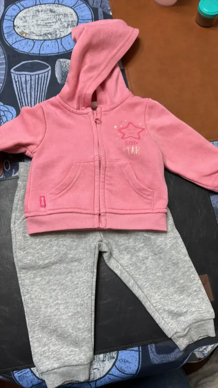 Conjunto de bebé rosa y gris con capucha - 3
