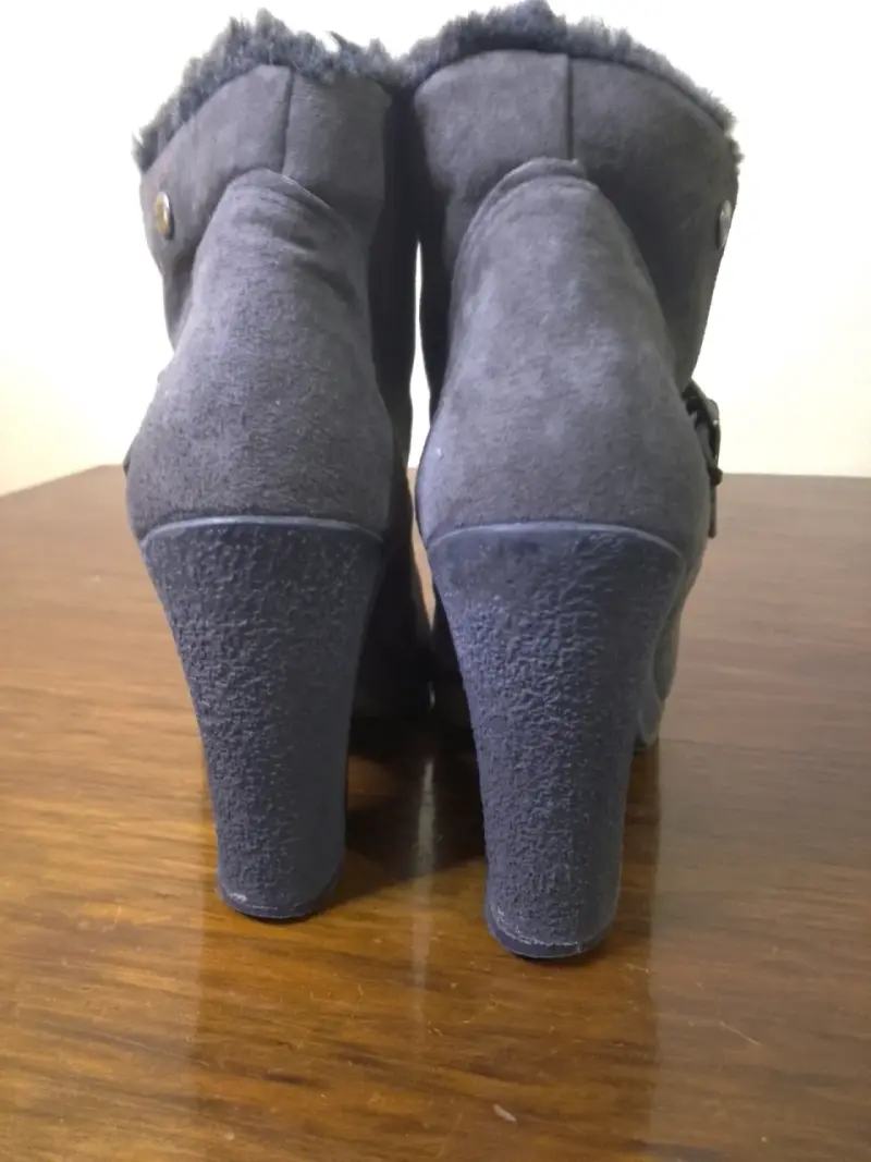 Botines de tacón gris con forro de peluche - 2