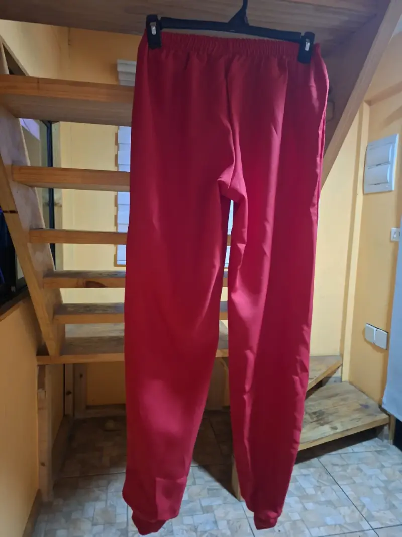 Pantalones y capa roja,traje La tirana. - 1