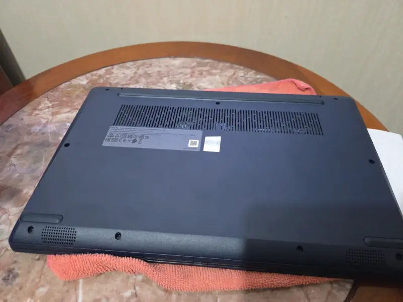 Laptop Lenovo Ideapad 3 con AMD Ryzen 5 - 3