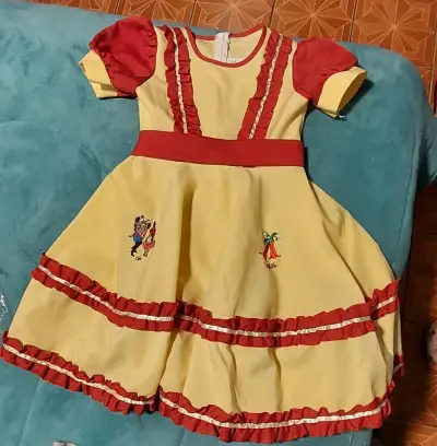 Vestido de huasa niña, amarillo y rojo + falso - miniatura 1