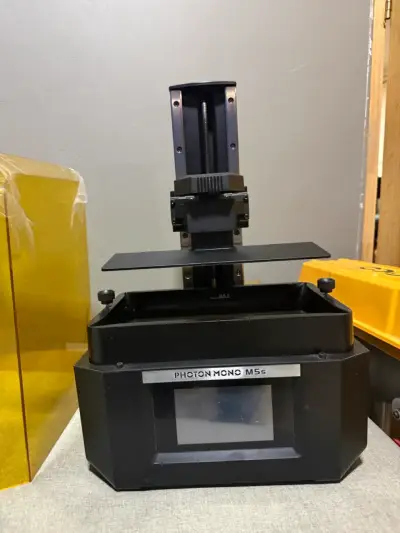 Impresora 3D Anycubic Photon Mono M5s con Cubierta - miniatura 3