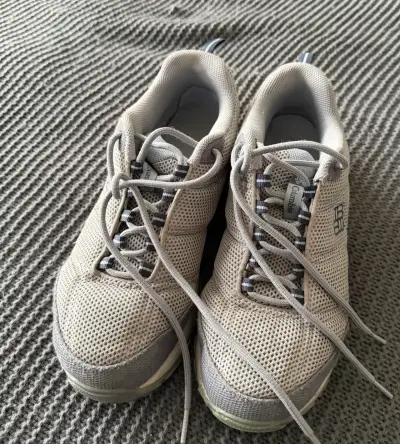 Vendo zapatillas mujer - miniatura 1