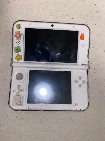 Consola Nintendo 3DS XL Blanca con Stickers - miniatura 1