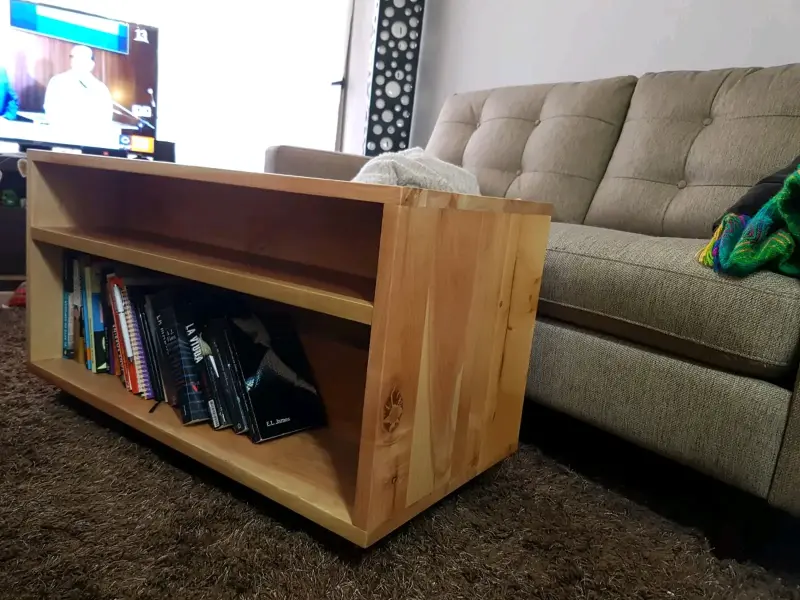 Mesa de centro de madera con estante - 3