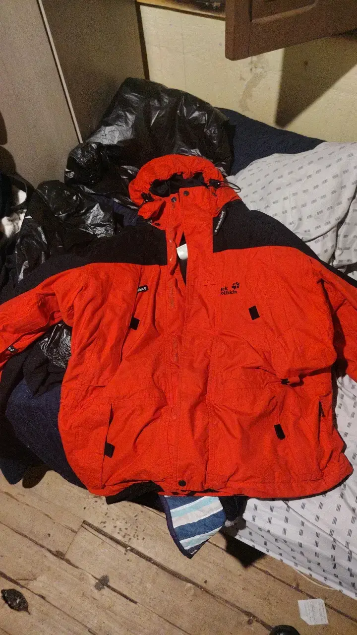 Chaqueta impermeable Jack Wolfskin roja 2 en 1 - 1