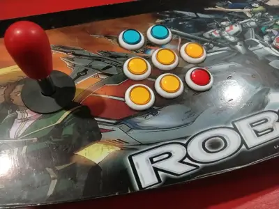 Control arcade Robotech con botones y palancas - miniatura 2