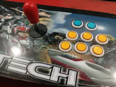 Control arcade Robotech con botones y palancas - miniatura 4