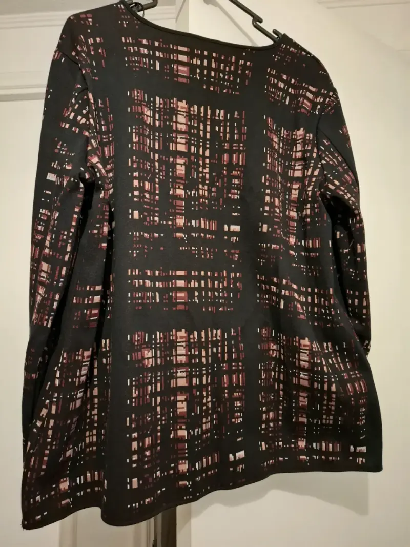 Chaqueta de mujer estampada en tonos oscuros - 2