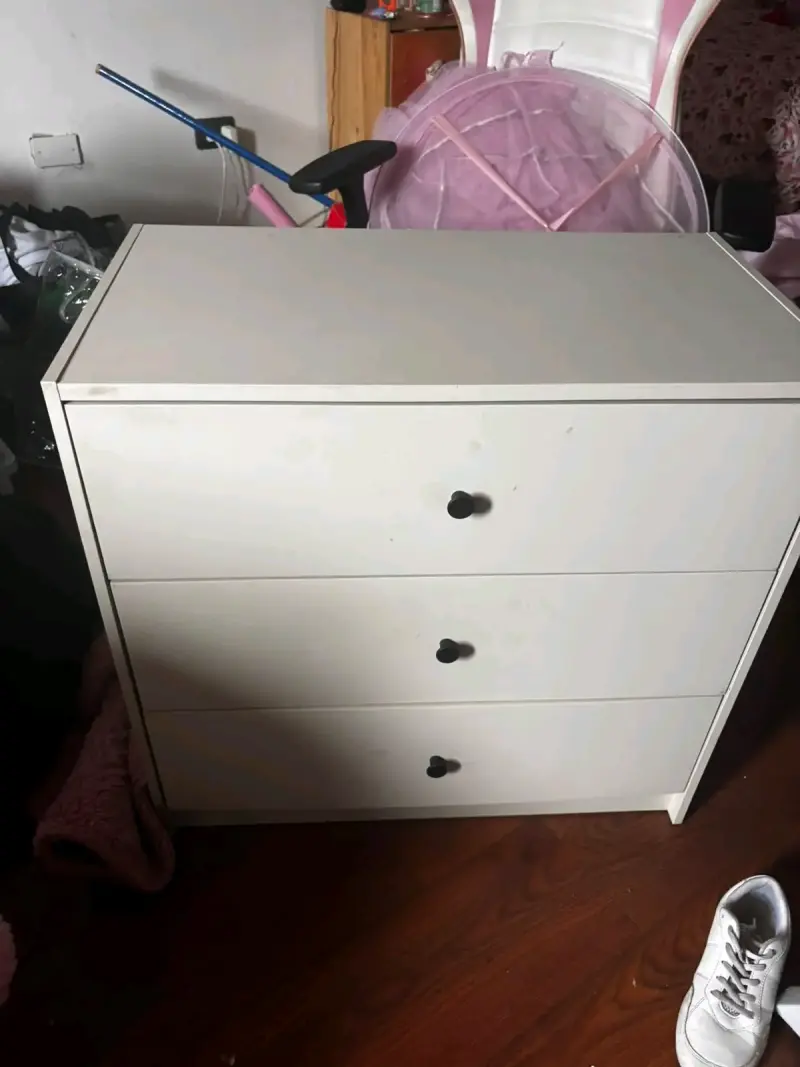 Cómoda de Madera Blanca con Tres Cajones - 3