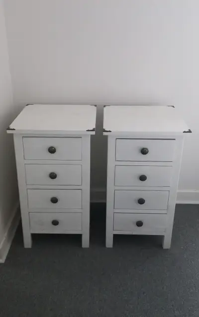 Set de dos veladores blancos de madera - miniatura 1