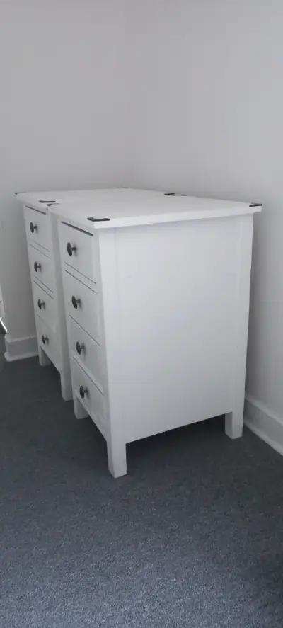 Set de dos veladores blancos de madera - miniatura 2