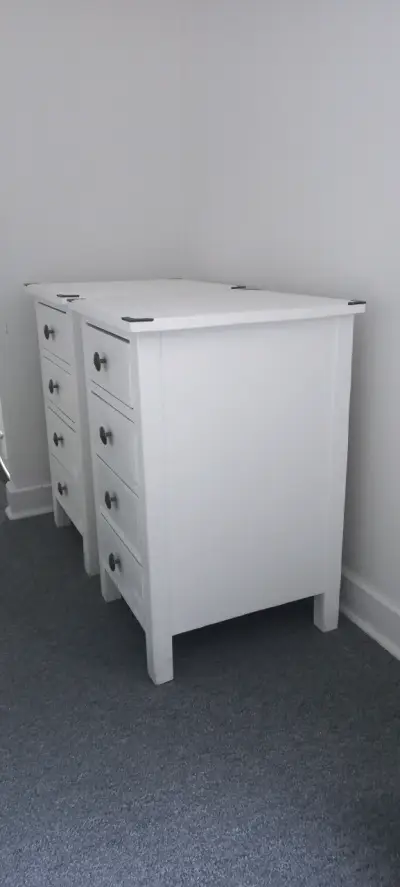 Set de dos veladores blancos de madera - miniatura 3