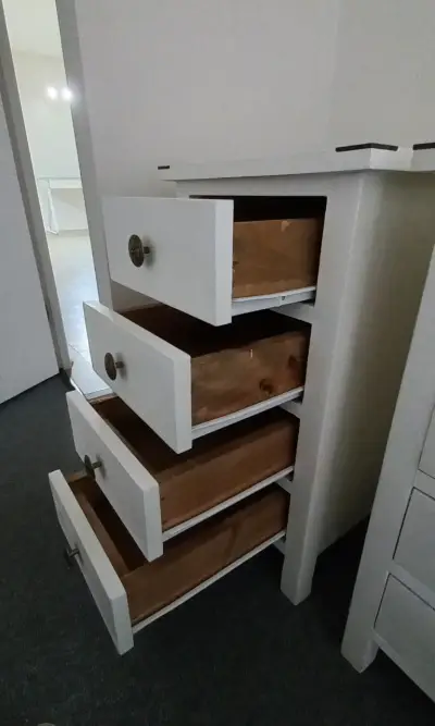 Set de dos veladores blancos de madera - miniatura 4