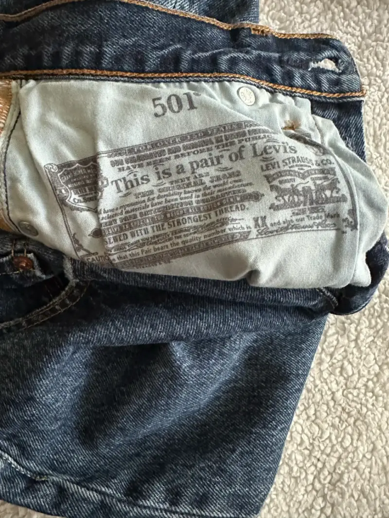 Jeans de mezclilla azul levi’s para mujer - 6