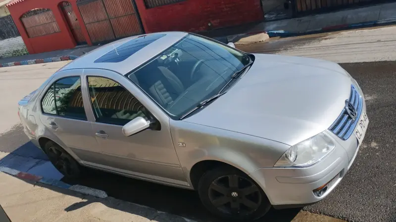 VOLKSWAGEN BORA TRENDLINE 2.0 AUTOM. - 4