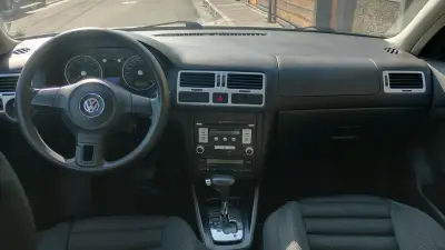 VOLKSWAGEN BORA TRENDLINE 2.0 AUTOM. - miniatura 5