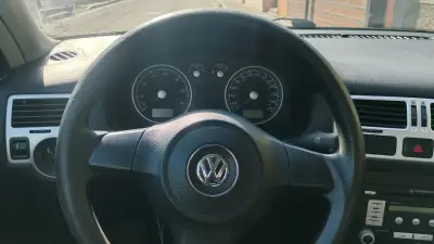 VOLKSWAGEN BORA TRENDLINE 2.0 AUTOM. - miniatura 6