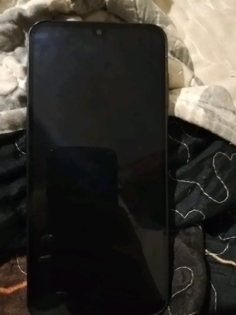 Smartphone con triple cámara trasera - 2