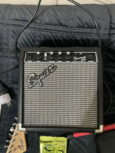 Set Guitarra Eléctrica Squier - miniatura 4