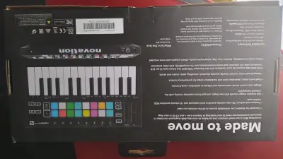 Controlador MIDI Novation Launchkey Mini MK3 - miniatura 3