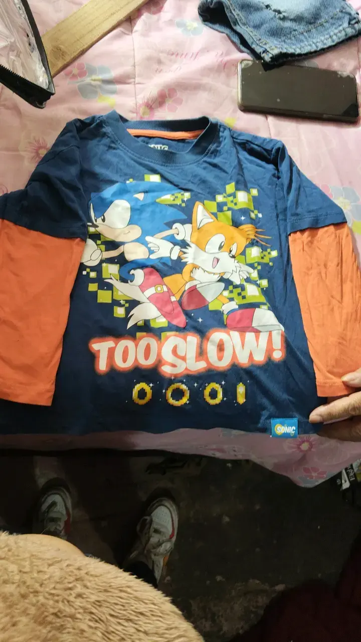Polera infantil Sonic con mangas largas