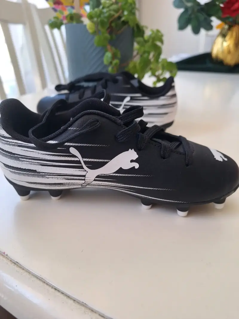 Zapatillas de fútbol PUMA NUEVAS - 1