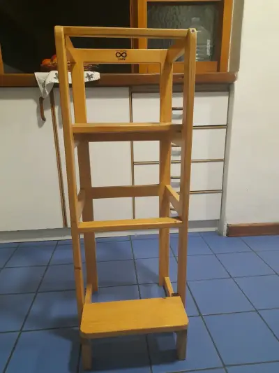 Torre de aprendizaje de madera para niños - miniatura 1