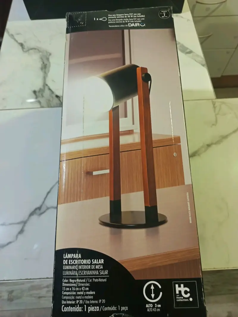 Lámpara de escritorio Dairu negra y madera