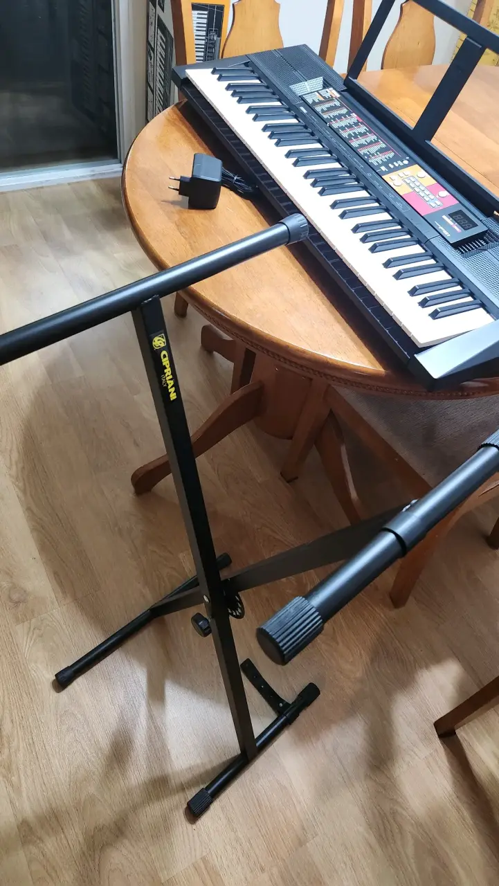 Teclado Yamaha PSR-F51 con soporte y adaptador - 4