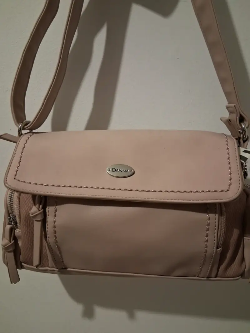 Cartera rosa Danna con múltiples bolsillos - 1