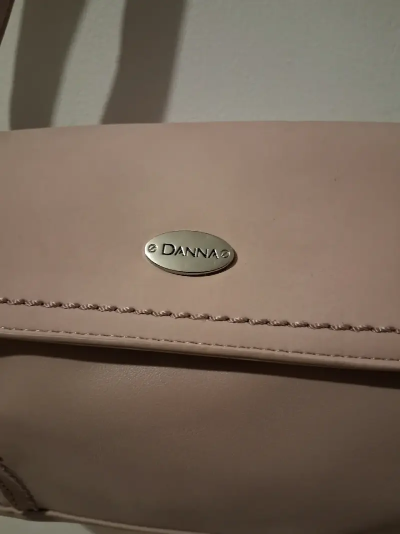 Cartera rosa Danna con múltiples bolsillos - 3