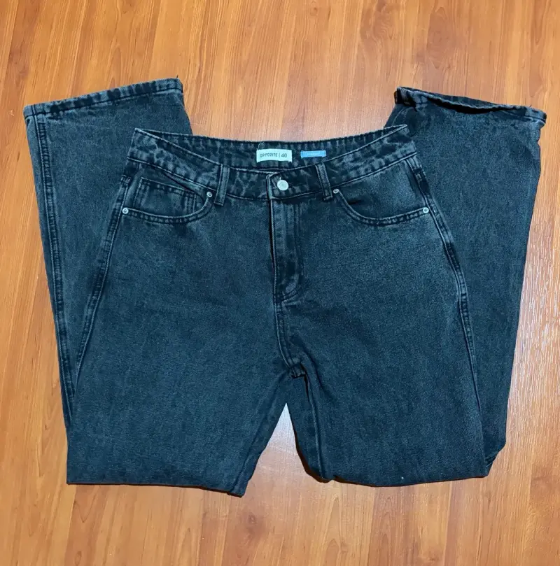 Jeans negros de mezclilla Opposite talla 40