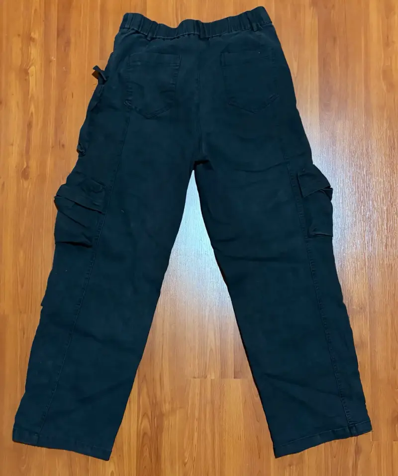 Pantalones cargo negros - 2