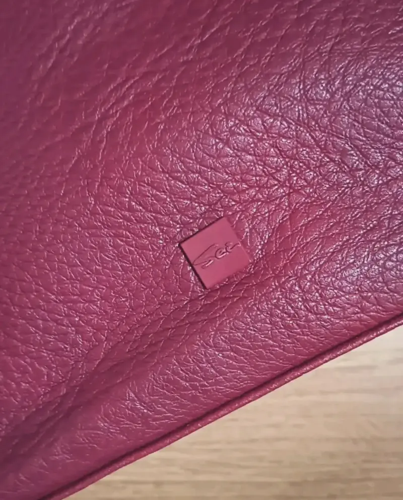 Cartera de cuero roja con correa ajustable - 2