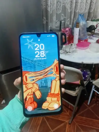 Smartphone Samsung Galaxy A16 en buen estado - miniatura 1