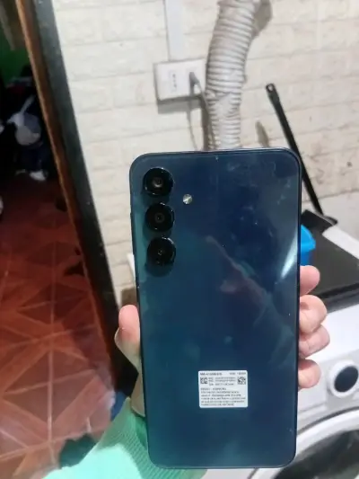Smartphone Samsung Galaxy A16 en buen estado - miniatura 2