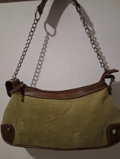 Cartera Alaniz verde con detalles en cuero - miniatura 5