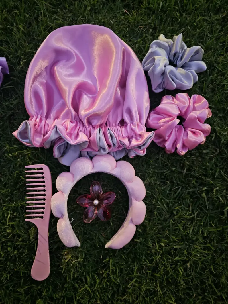 Set de gorro de satén con accesorios para el cabello