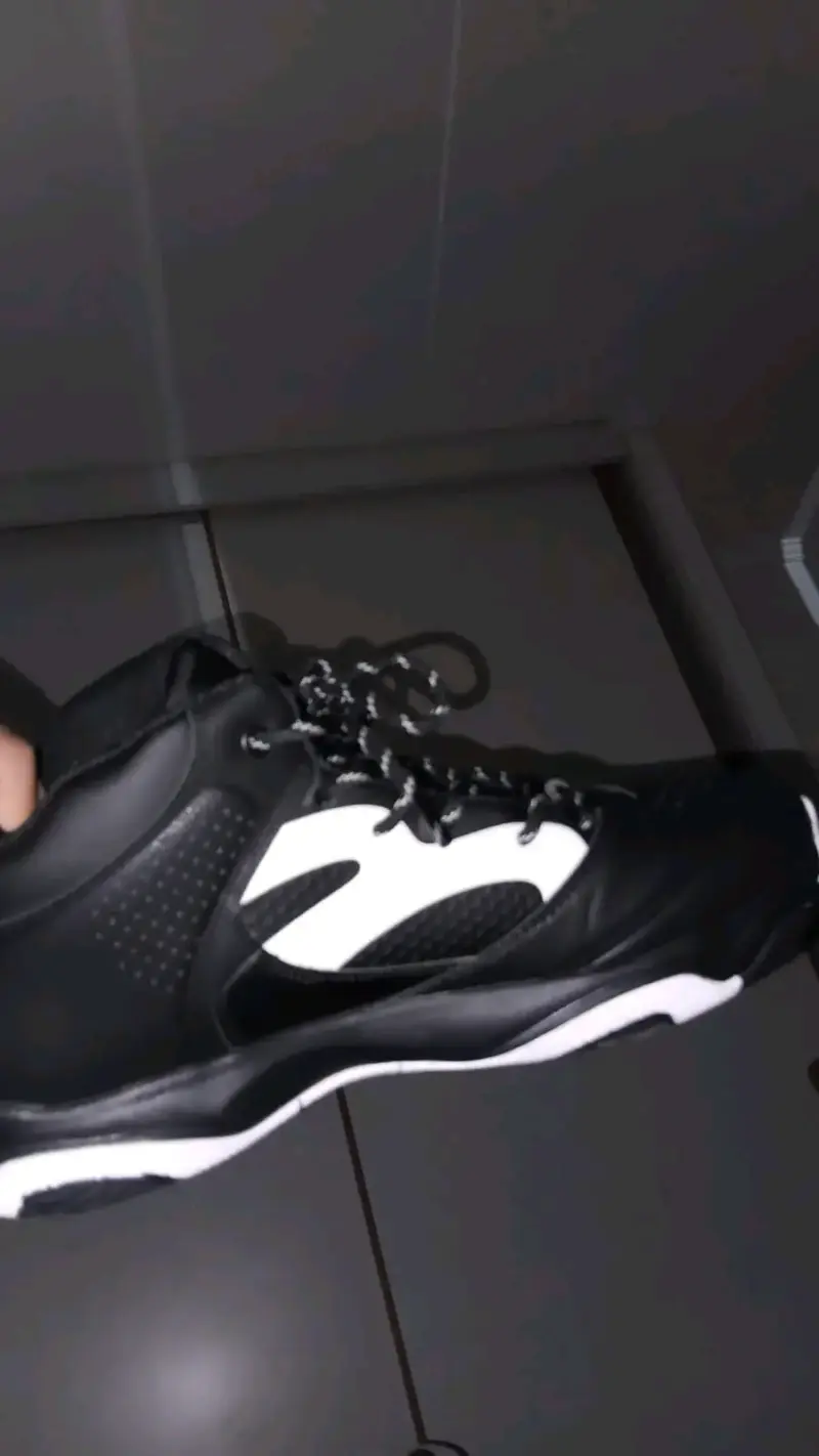 Zapatillas deportivas negras y blancas para hombre